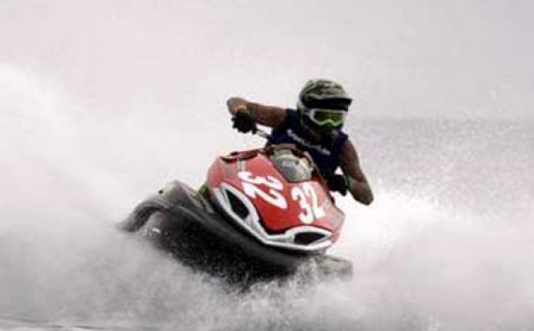 Dustin Farthing Wins Heat 1 – Karujet 2011