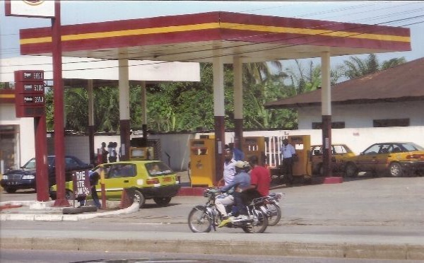 DOSSIER: L'or noir, une bénédiction et une malédiction -1-