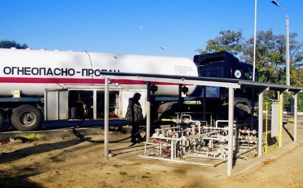 DOSSIER: L'or noir, une bénédiction et une malédiction -8-