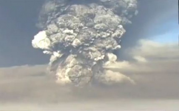  Chili : une éruption volcanique