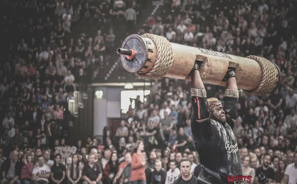 "Le Burkinabè Iron Biby soulève le monde"