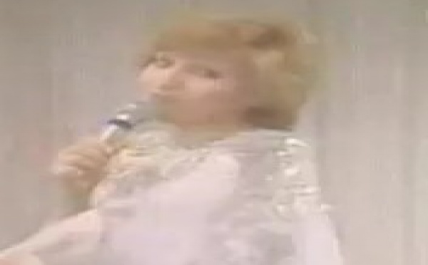 Chanson à la Une - Une femme avec toi, par Nicole Croisille