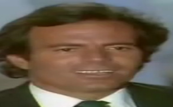 Chanson à la Une - Je n'ai pas changé, par Julio Iglesias