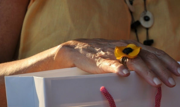 L’IMAGE DU JOUR – Une bague fleur