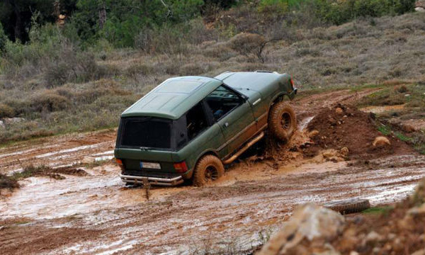 L’IMAGE DU JOUR – Conduite dans la boue