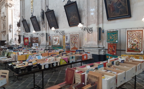 Une bourse aux livres contre la précarité