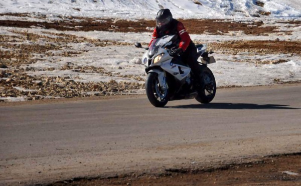 L’IMAGE DU JOUR – Moto et neige
