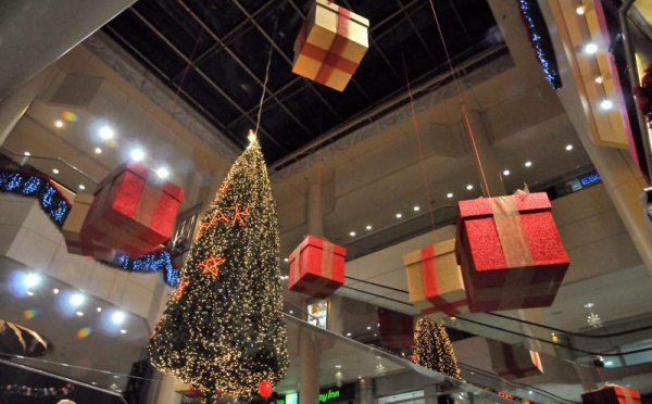 L’IMAGE DU JOUR – Cadeaux suspendus