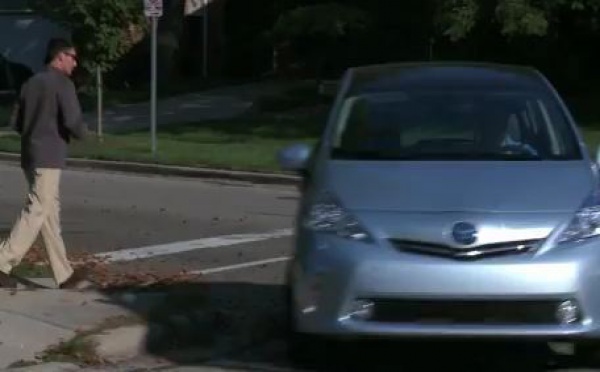 Voitures électriques dangereuses pour les malvoyants