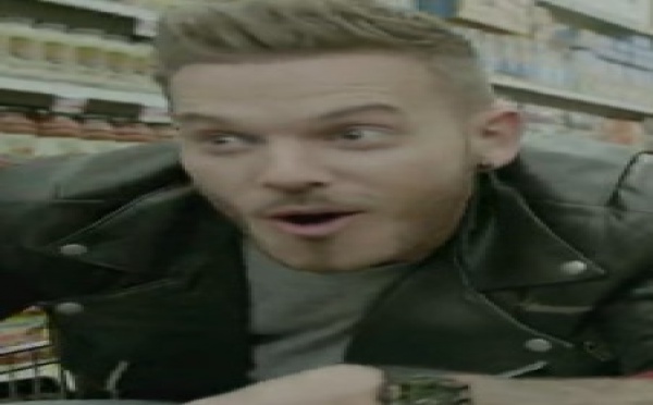 Chanson à la Une - Juste un instant, par M. Pokora