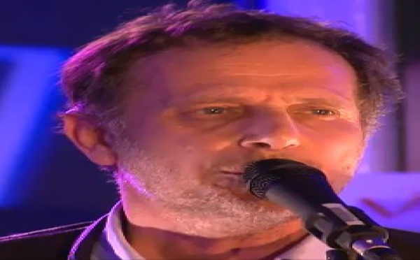 Chanson à la Une - Les mains, par Charles Berling