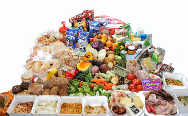 Lutte contre le gaspillage : recyclage et don en remplacement de la destruction 