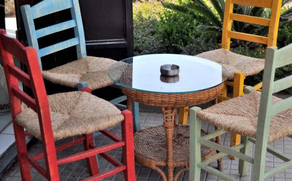 L’IMAGE DU JOUR – Un café trottoir à l’ancienne