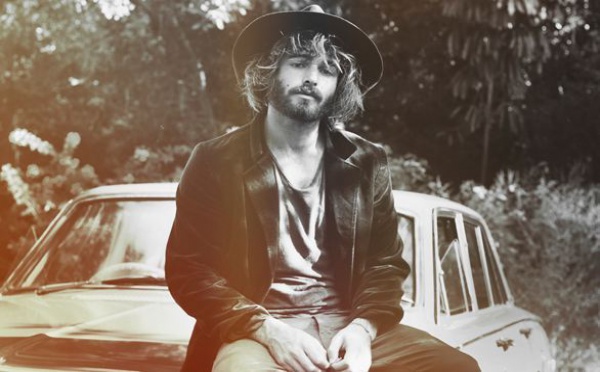 Angus Stone, le chouchou folk désormais en solo