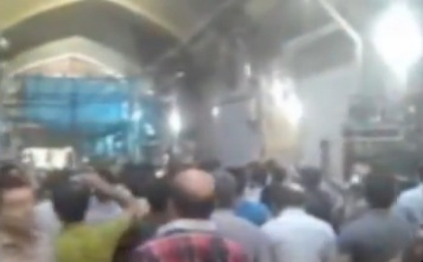 Iran: Le frère d'un condamné à mort arrêté à cause des interviews