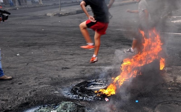 L’IMAGE DU JOUR – Pneus brûlés