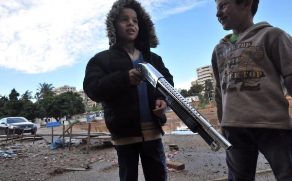 L’IMAGE DU JOUR – Jouet ou vraie arme?