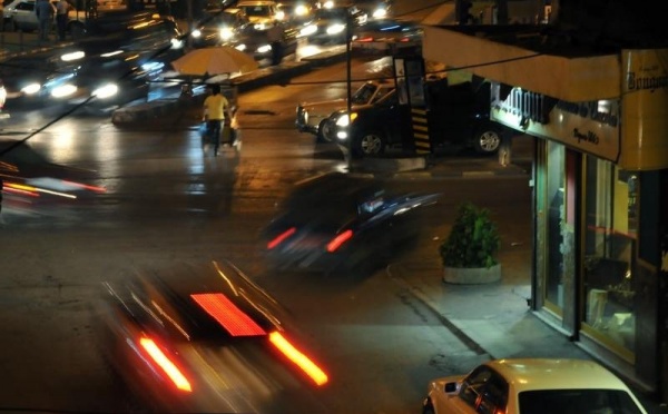 L’IMAGE DU JOUR – La rue le soir