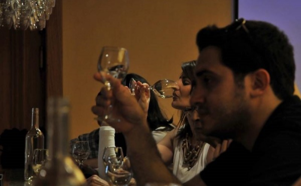 L’IMAGE DU JOUR – Dégustation de vin