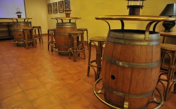 L’IMAGE DU JOUR – Tonneaux tables