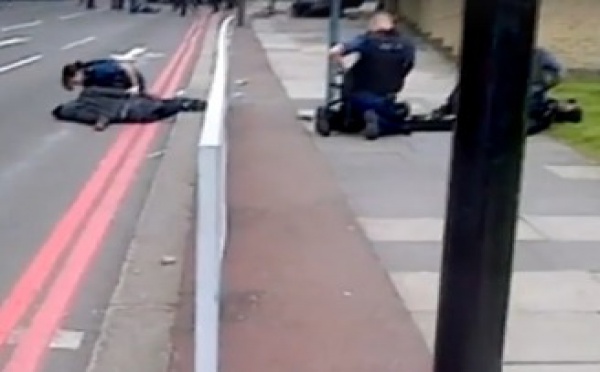 Actu à la une - Barbarie en pleine rue de la banlieue de Londres 