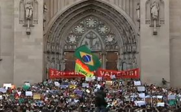 Actu à la une - La voix de la rue secoue le Brésil