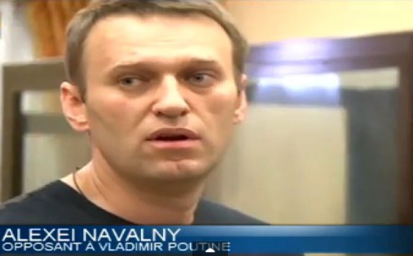 Russie: Un blogueur politique remis en liberté surveillé