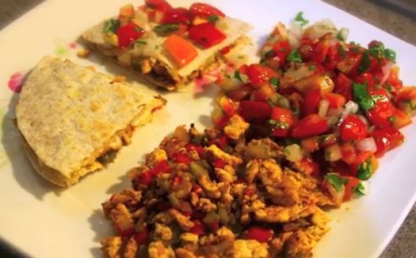 RECETTES EN VIDÉO - Quesadilla allégée et pico de gallo 