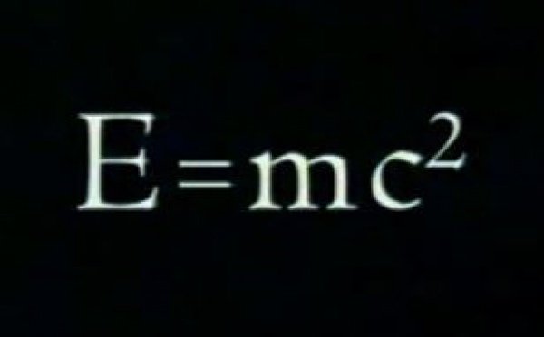 Des nids de réalité en physique fondamentale