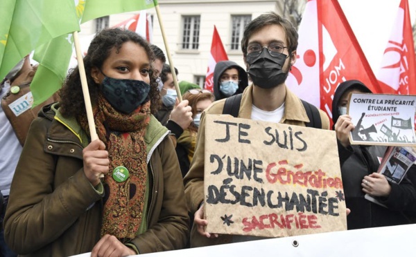 Bonnes feuilles : "Une jeunesse sacrifiée ?"