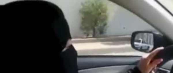 Arabie Saoudite: Ni les menaces, ni les cyberattaques n'empêcheront les femmes de se mettre au volant