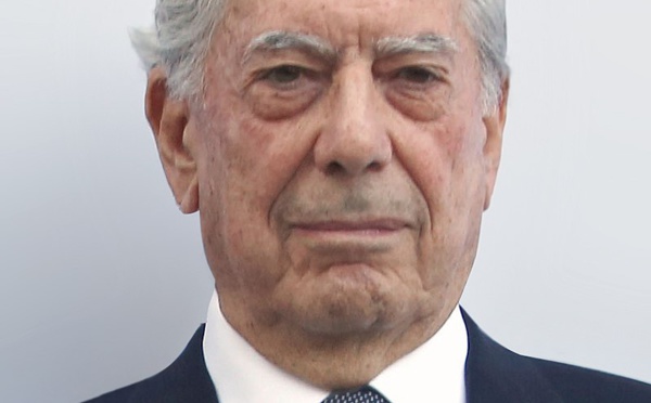 Mario Vargas llosa sous la Coupole