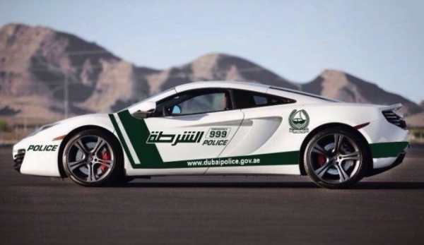 Dubaï continue d’équiper sa police de voitures de sport