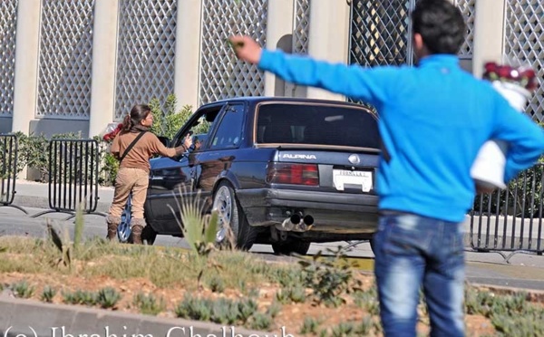 IMAGE DU JOUR – Vendeurs de roses