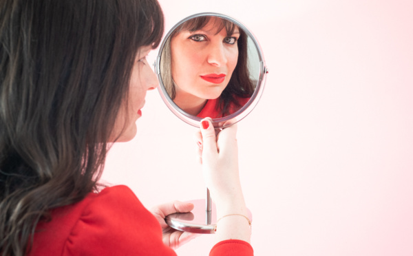 June Milo assume d'être Parfaite