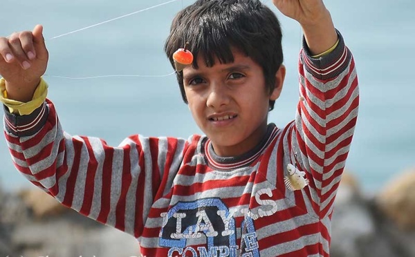 IMAGE DU JOUR –  Enfant pêcheur