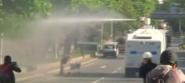 Turquie: La police réagit de manière répréhensible à une manifestation pacifique
