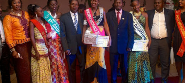 Clémentine Fita Rabbit élue Miss Unité Nationale du Cameroun 2014