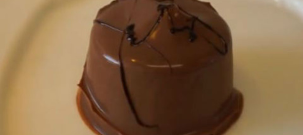 RECETTES EN VIDÉO - Timbale glacée au chocolat