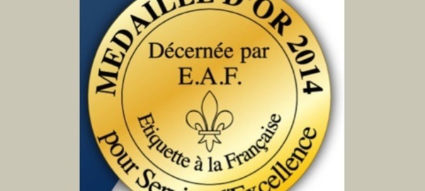 Médaille d’or pour service d’excellence dans le tourisme, l’hôtellerie et la restauration