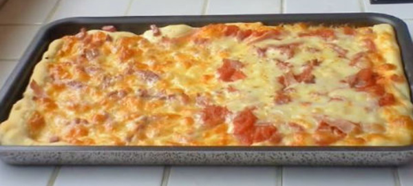 RECETTES EN VIDÉO - Pizza rouge et blanche 
