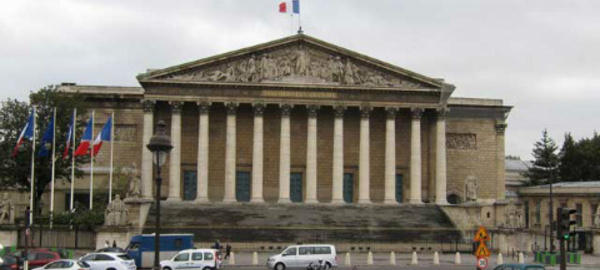 Adoption définitive du budget 2015 en France