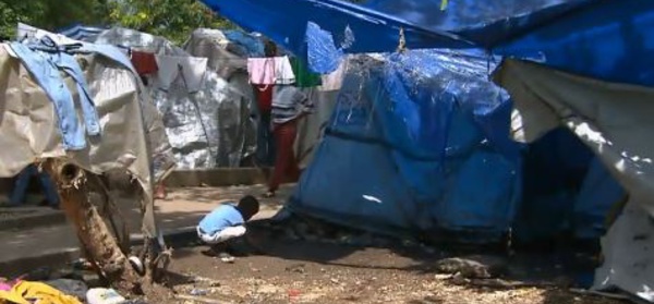 Haïti: Des dizaines de milliers de personnes toujours sans logement