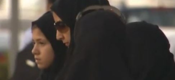 Émirats arabes unis: Trois femmes détenues au secret à la suite de tweets