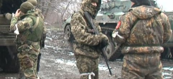 Ukraine: Des soldats capturés sommairement exécutés