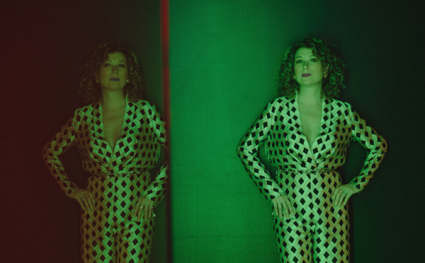 Sophie Darly chante Miracle, extrait de l'album Slow Down Fast