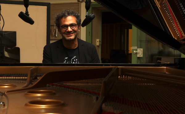 Arshid Azarine revient avec son intrigant album Vorticity