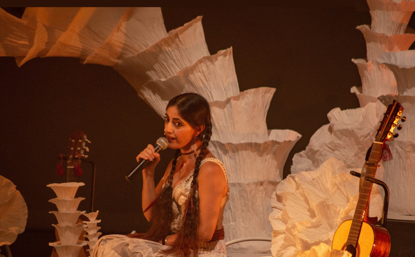 Christina Rosmini chante Le Temps qui Passe avec un clip animé