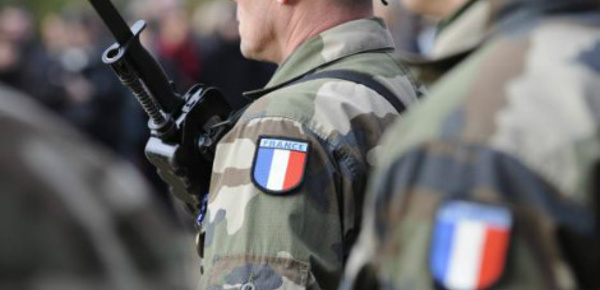 Armée: ces réservistes français qui mènent une double vie