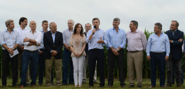 Argentine: première mesure économique de Mauricio Macri